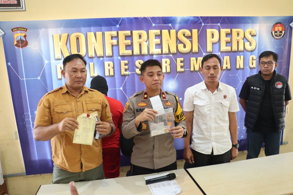 Pria Diringkus Polisi di Rembang Diduga Pengedar Obat Terlarang Pil Koplo