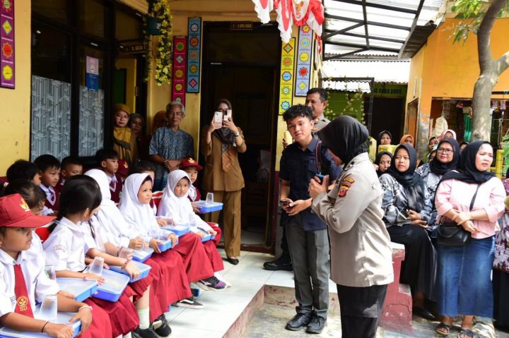 Polrestabes Bandung dan Kodim 0618/Kota Bandung Luncurkan Program Makan Bergizi Gratis Anak SD