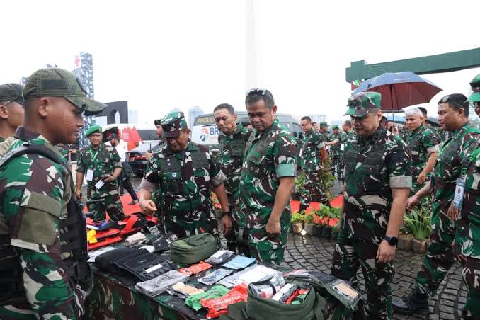 Hari Pertama TNI AD Fair 2025 di Monas, Stand Rekrutmen Prajurit Jadi Magnet Ribuan Pengunjung