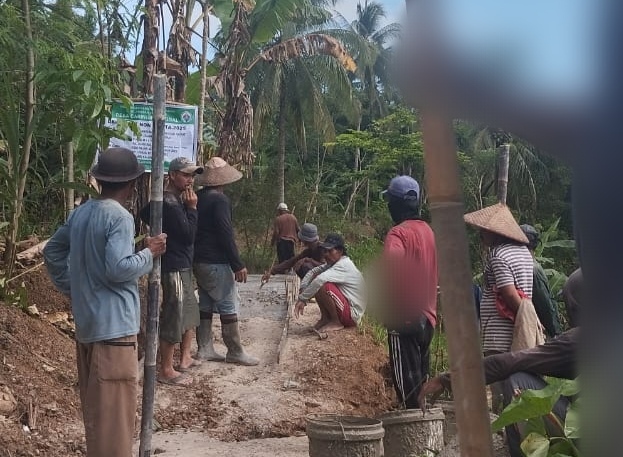 Pembangunan Jalan di Kp Cidahu Hampir Rampung, Warga dan Pemdes Caringin Nunggal Kompak Wujudkan Infrastruktur Desa