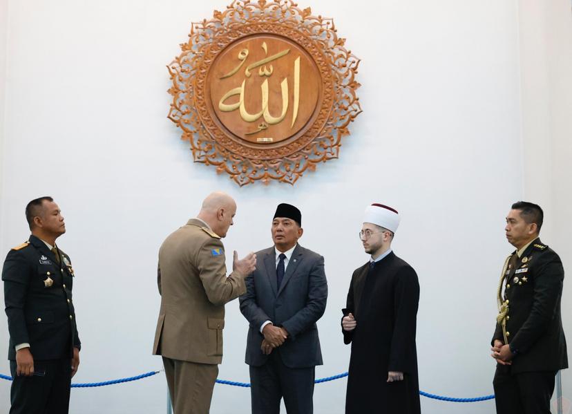Wakil Panglima TNI mendampingi Menhan RI kunjungi Masjid Soeharto di Sarajevo, simbol solidaritas Indonesia – Bosnia